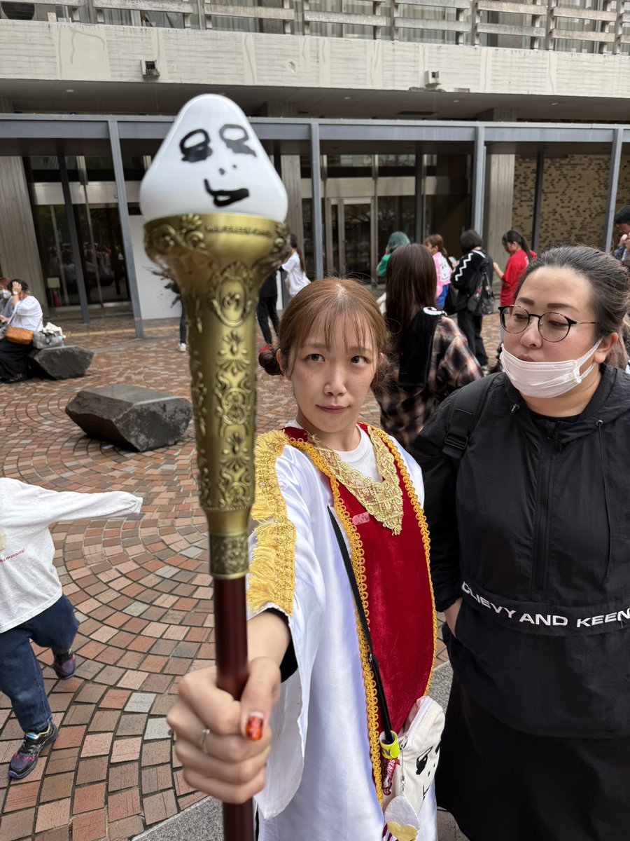 Red_White_Aim's tweet photo. 妻へ
１人だけ楽しんでごめん！
この言葉に尽きる
あの景色一緒に見たかったね
でも大丈夫
DVDが出る！
そしてちいさんの実家に行けば
ライブを録ってるから見れる
よかったね。
また、一緒に楽しもう！
また、愛浴び衣装着て
魔法使いになろう！ https://t.co/qR0he1Bv4b