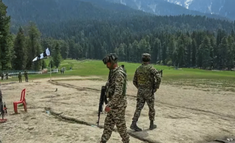 DarKoshal's tweet image. Resilient and radiant 🌟#Pahalgam stands strong as visitors slowly return to its valleys and trails. Strong security presence has made all the difference. Great work by J&amp;amp;K authorities in rebuilding trust. 

#TourismRecovery #JammuKashmir #ExploreIndia 🚶‍♂️