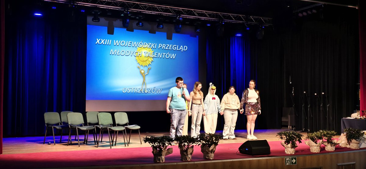 SabinaDachowska's tweet photo. 🎙️XXIII Woj. Przegląd Młodych Talentów✨️ Młodzi artyści mają w sobie ogromną siłę, pasję i odwagę, by dzielić się tym, co najpiękniejsze.
👏 Brawa– za autentyczność, zaangażowanie i włożone serce ❤️
Gratulacje w im. Posła @GrzybAndrzej 🤝
#SOSW #PrzeglądTalentów #Ostrzeszów https://t.co/fKnJ3wdOkC
