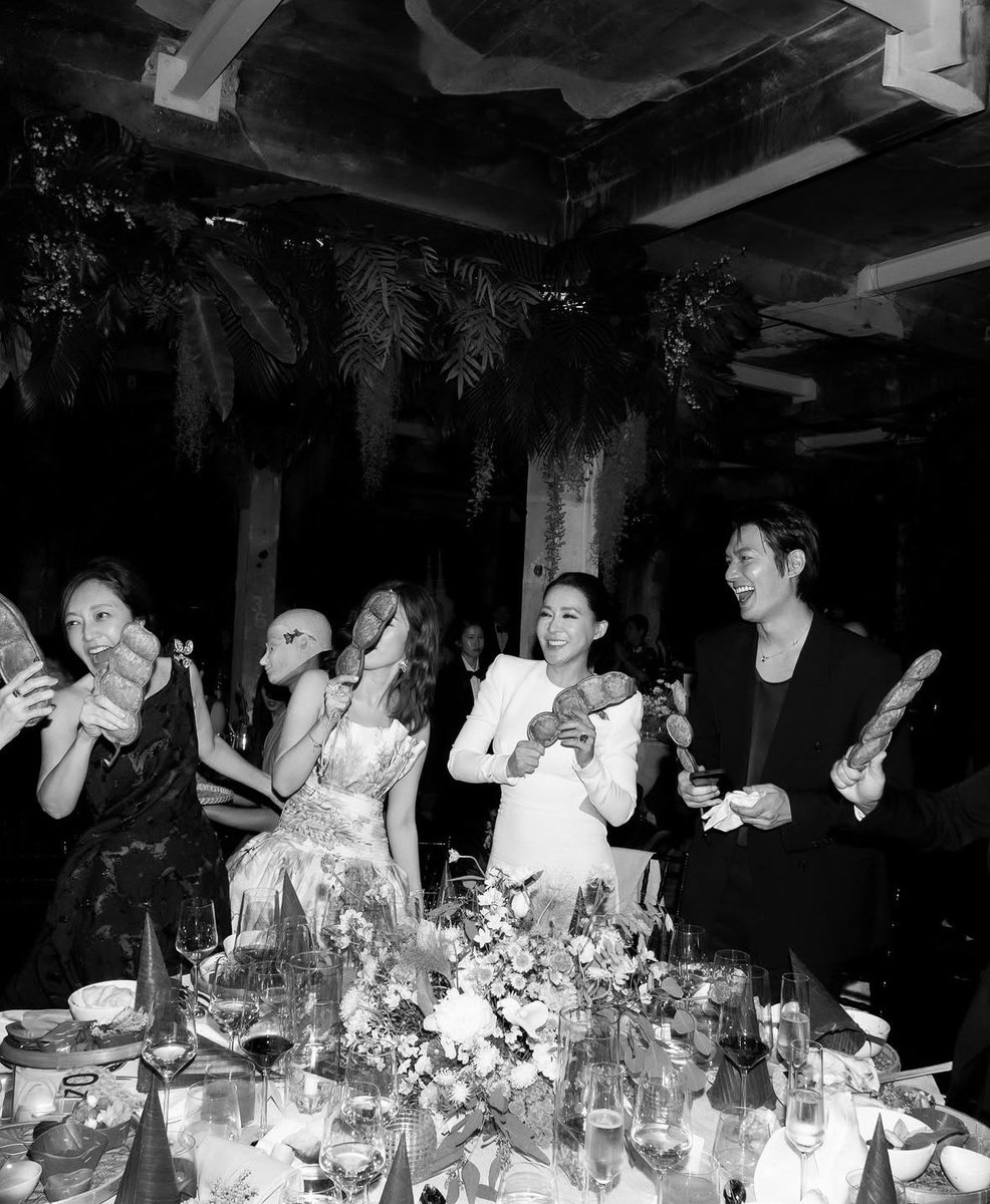 Thailand really got dangerous the moment <a href="/ActorLeeMinHo/">Lee Min Ho</a> stepped out in that black suit. Hair slicked back, face lethal, aura sinful. Sir… are you trying to be admired or arrested for stealing breaths? 😏🔥🖤
#LeeMinHo