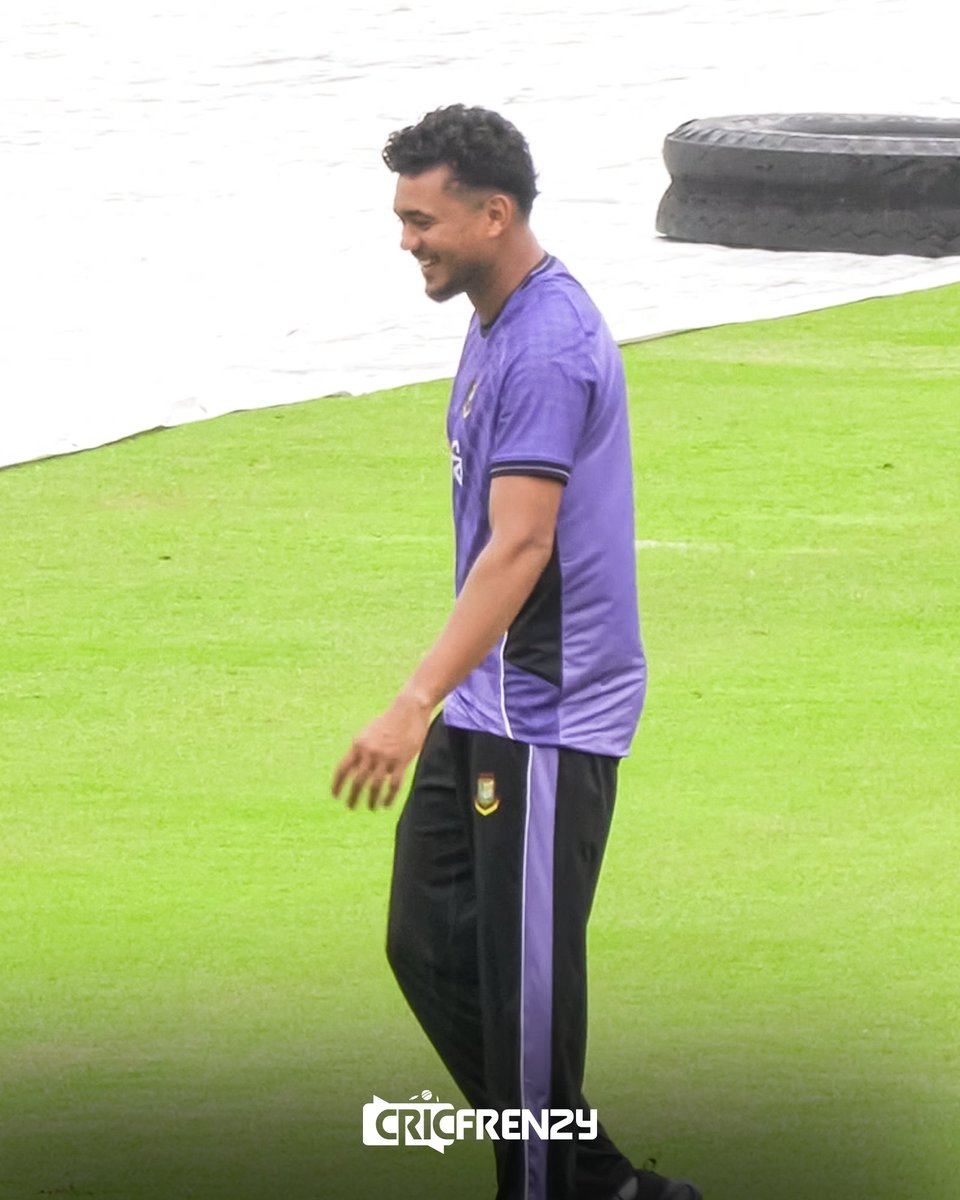 Cricfrenzylive's tweet image. অনুশীলনে হাস্যোজ্জ্বল তাসকিন
#TaskinAhmed