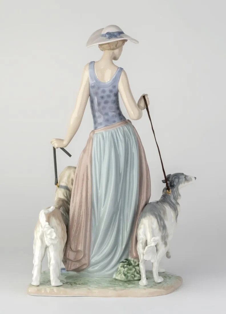 lladrofromspain's tweet image. #Lladro 01005802 #ELEGANT #PROMENADE
lladrofromspain.com/05elprom.html

Weight 5.32 lb
Finished Gloss
Height (in): 15.354
Width (in): 9.055
Length (in): 8.268

#dress #woman #lady #walking #dogs #beauty #handmade #sculpture #figurine #porcelain #handcrafted #art #arte #artwork #decoration