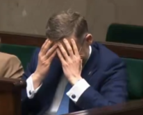 kris kelvin tweet media