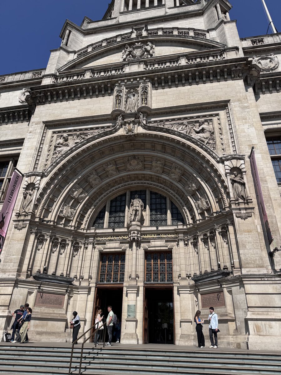 wawaclk's tweet photo. いよいよ〜

現代の日本の漆業界の様子がロンドンV&amp;A museumで発表されます

https://t.co/ndnyplcLDs https://t.co/s2r68rDRXR