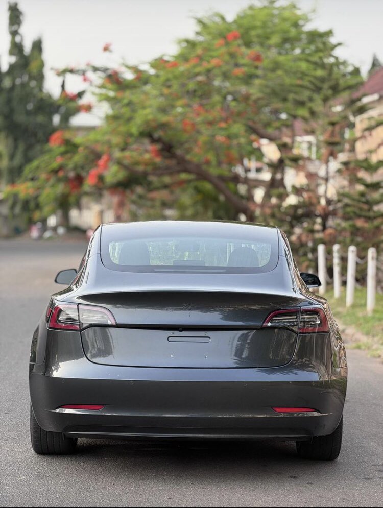thatboycam2002's tweet image. GOOD DEAL ✨

FOREIGN USED 2019 TESLA MODEL 3
PRICE: GOING FOR ₦58,500,000.00 ONLY
LOCATION: FCT ABUJA 🇳🇬
☎️: 09064722120
#tesla #nigeriabusiness #abujabusiness #enugubusiness #fypシ #everyone #carsales #worldwide #explore