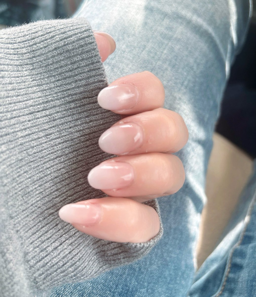 rena_can_'s tweet photo. 眉毛ワックスしてきた〜！
辛くても爪見たら元気出るカワイイ🥺完璧自己満だけどいいもん😚🤍 https://t.co/YHFqqzujpB