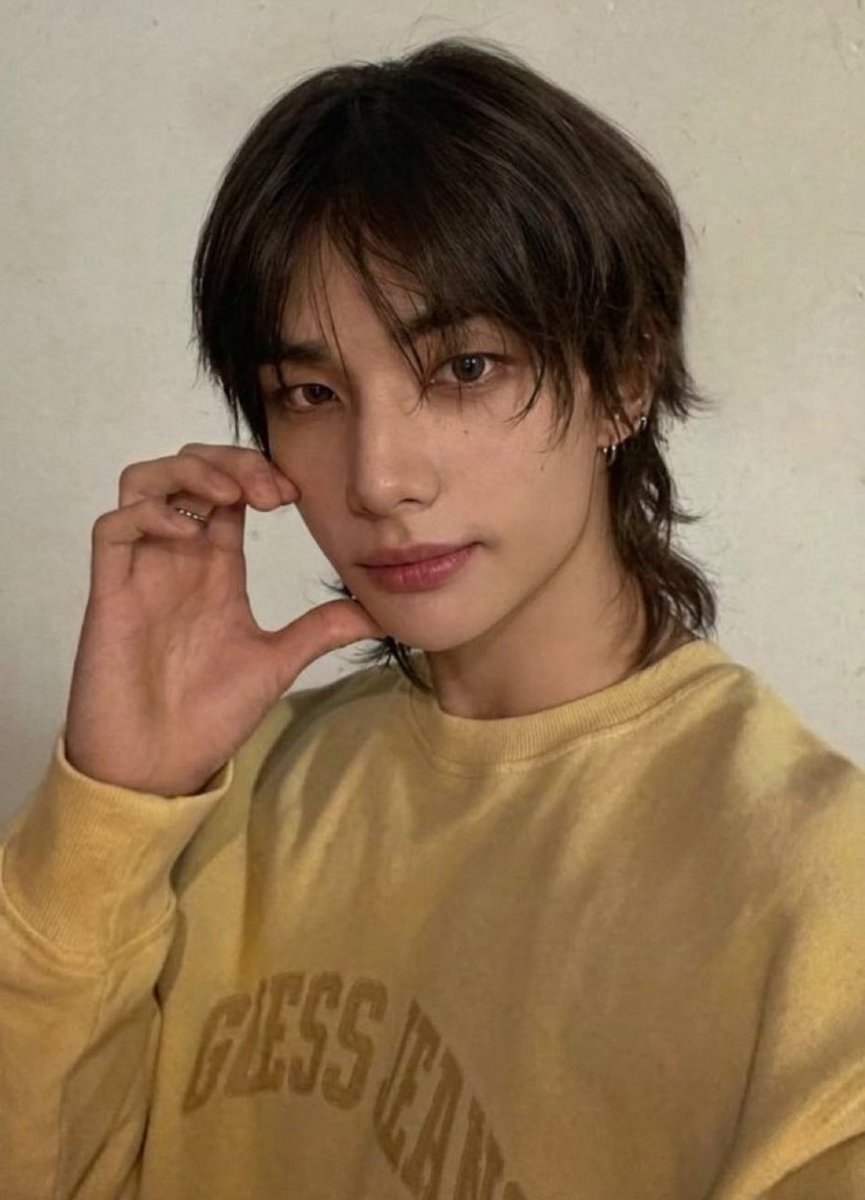 hyunjin pics tweet media