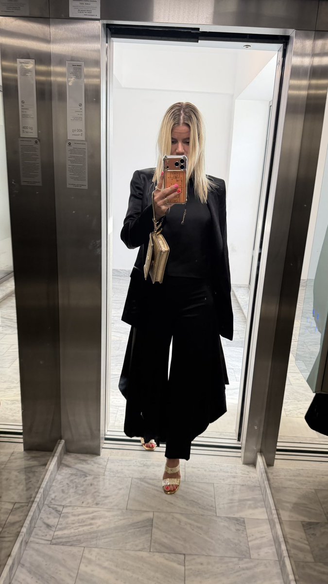 Nina Anca tweet media