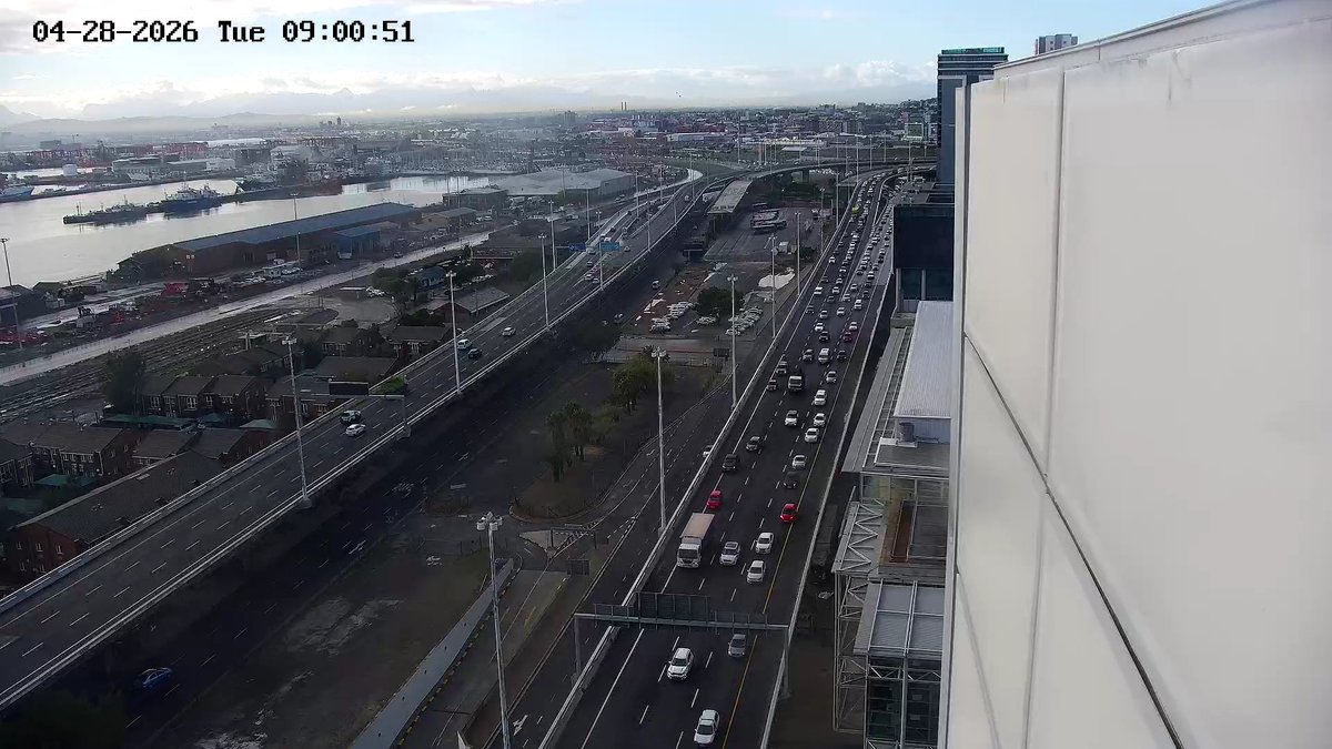 CapeTownFreeway's tweet image. 26042800050: Congestion on Elevated Freeway Inbound, Expect delays. #BeTheChange