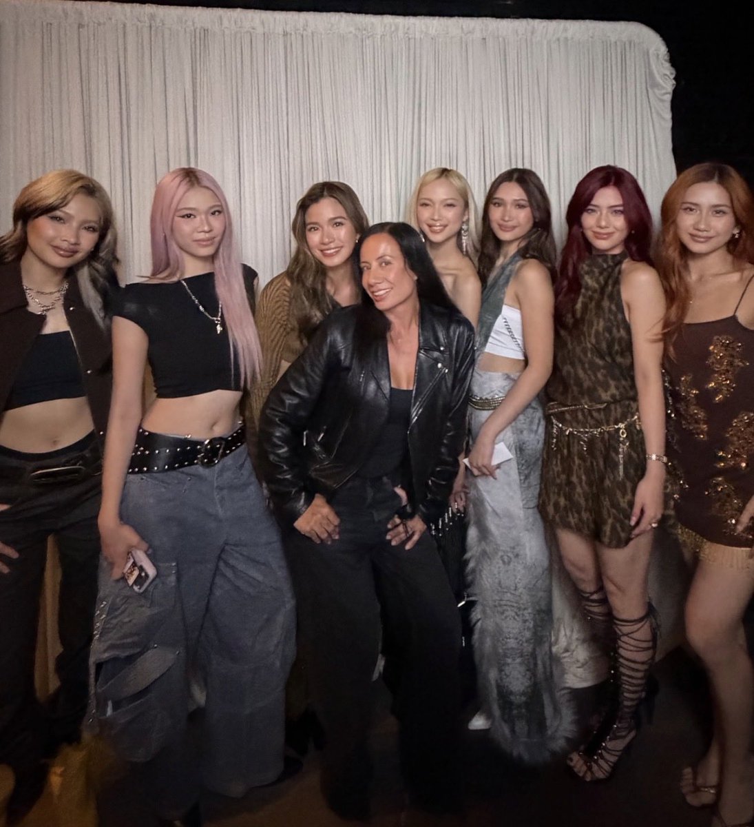 HELLO, MY PRETTY GIRLS?!?!! 😩