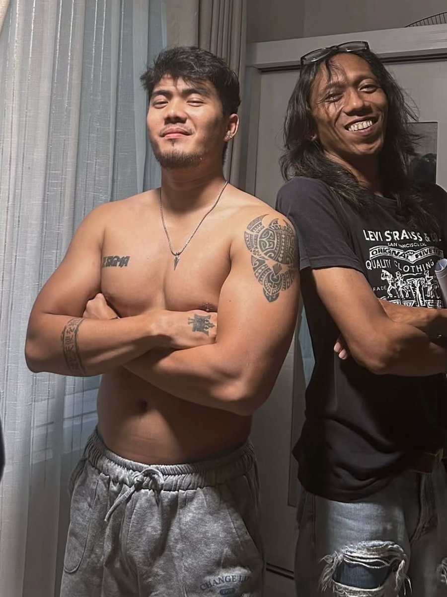 Shirtless Boy ID tweet media