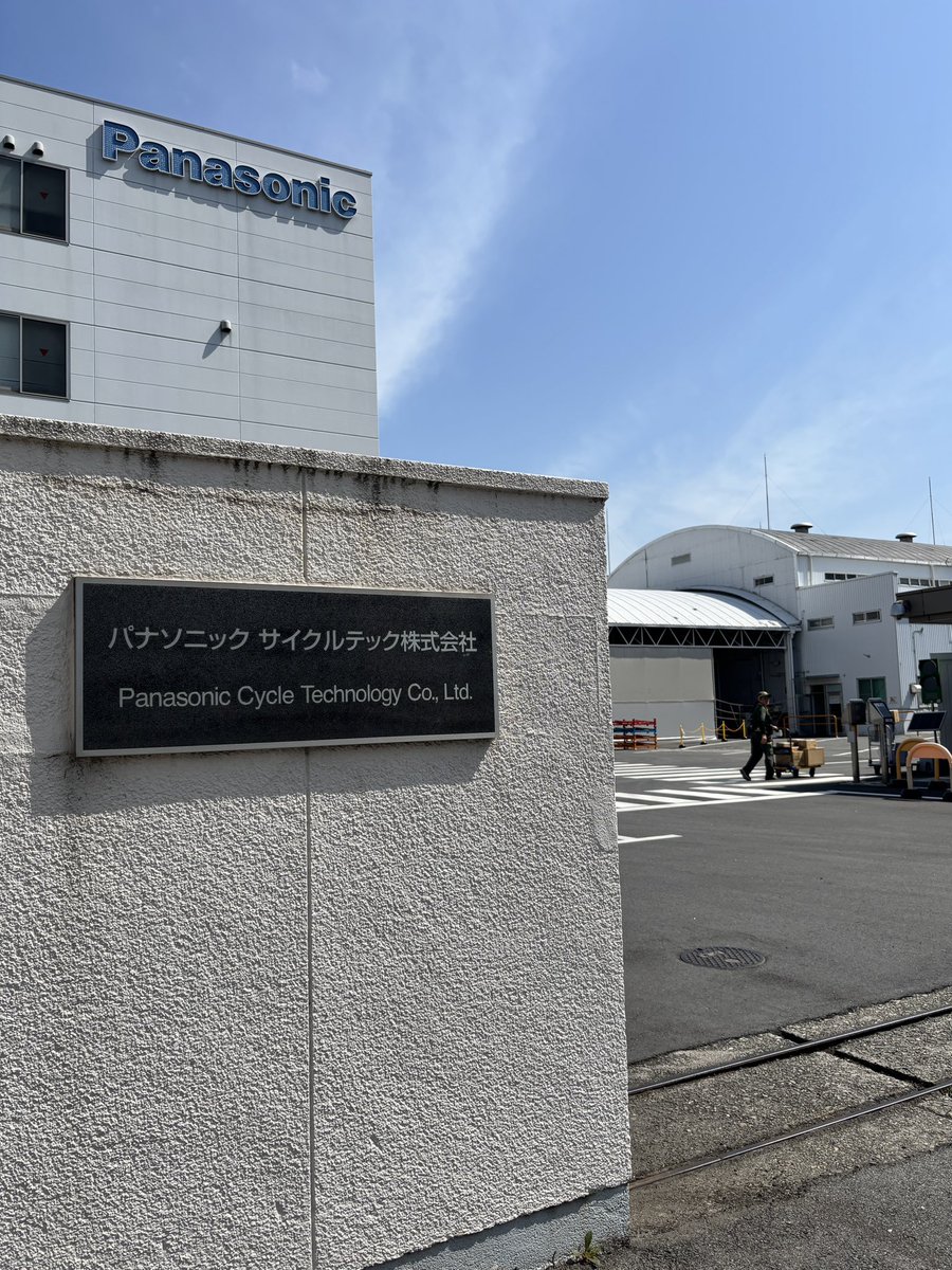 10seikane5's tweet photo. 今日は企業出張。
少しの時間のケアでも、あるとないとでは身体の調子が全然違うみたい。

そりゃそうよな。

いいサービスと思ってるからこそ、できるだけ取り入れやすいミニマルな形から。

みんなが健康に興味を持てる世の中に。
ちょっとずつ近づけていこう。 https://t.co/kHOMF7Bj96