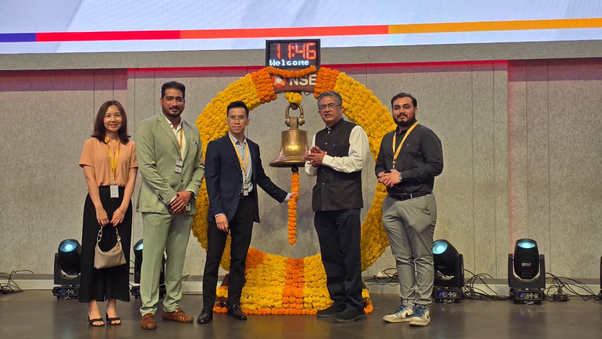 NSEIndia's tweet image. Mr Le Quang Bien, Consul General, Consulate General of Vietnam in Mumbai, and his team rang the iconic @NSEIndia bell along with our MD &amp;amp; CEO, Shri @ashishchauhan at @NSEIndia, today.

#NSE #NSEIndia @VNinINDIA