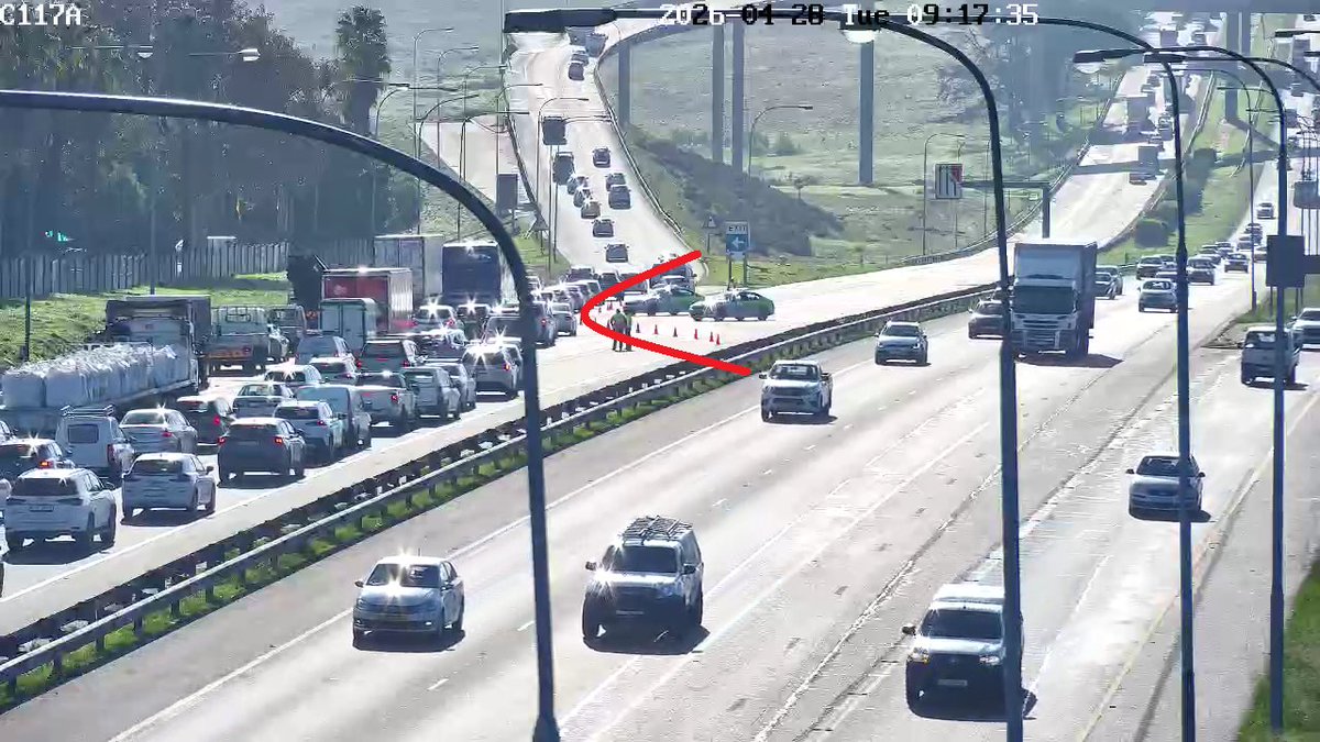 CapeTownFreeway's tweet image. Update: #Road_Closure due to #Vehicle_Alight: N1 Outbound at R300 I/C. Use alternative route. #BeTheChange