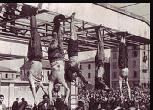 MasRazonqUnSant's tweet image. #28Abril 1945

Benito #Mussolini, Clara Petacci, Bombacci, Pavolini y Starace fueron asesinados y sus cuerpos ultrajados y exhibidos en la Plaza de Loreto #Milán 

No te lo contarán así porque los autores del crimen fueron los "buenos", los mismos que usan "fascista" como insulto