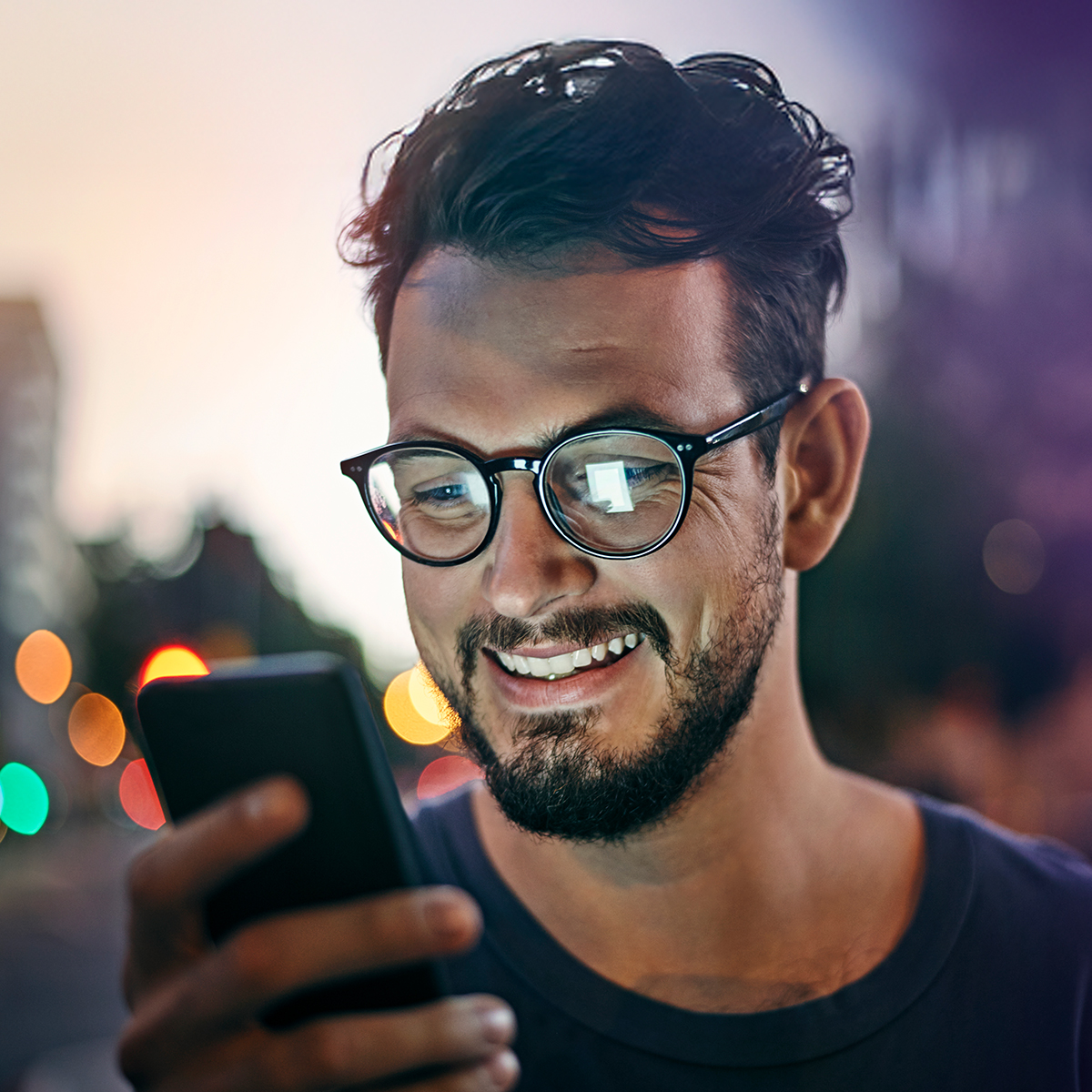 ProximusGroup's tweet photo. Meer voordeel voor onze klanten! Vanaf mei breiden we de mobiele abonnementen van #Proximus automatisch uit met meer data, zonder extra kosten. Dit is al onze derde uitbreiding in een jaar tijd, waarmee we elke dag weer zorgen voor een naadloze, veilige verbinding en een betere ervaring. Lees alle details in ons persbericht: https://t.co/1hK2uVLPMG

#CustomerExperience #Amplify