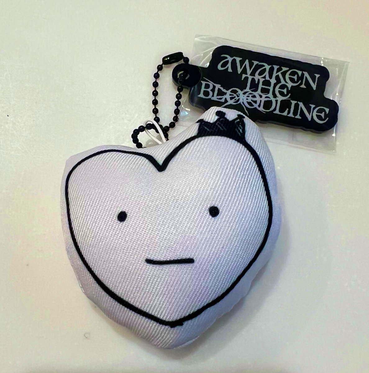 kchiisan's tweet image. 私グッズとかあんまり買わん人やけど‥
もしあったら絶対手に入れたいものが
ありますがいいですか？

①今絶賛話題のK凪グッズ

②K画伯のイラストをグッズ化したもの
 
#andTEAM #K