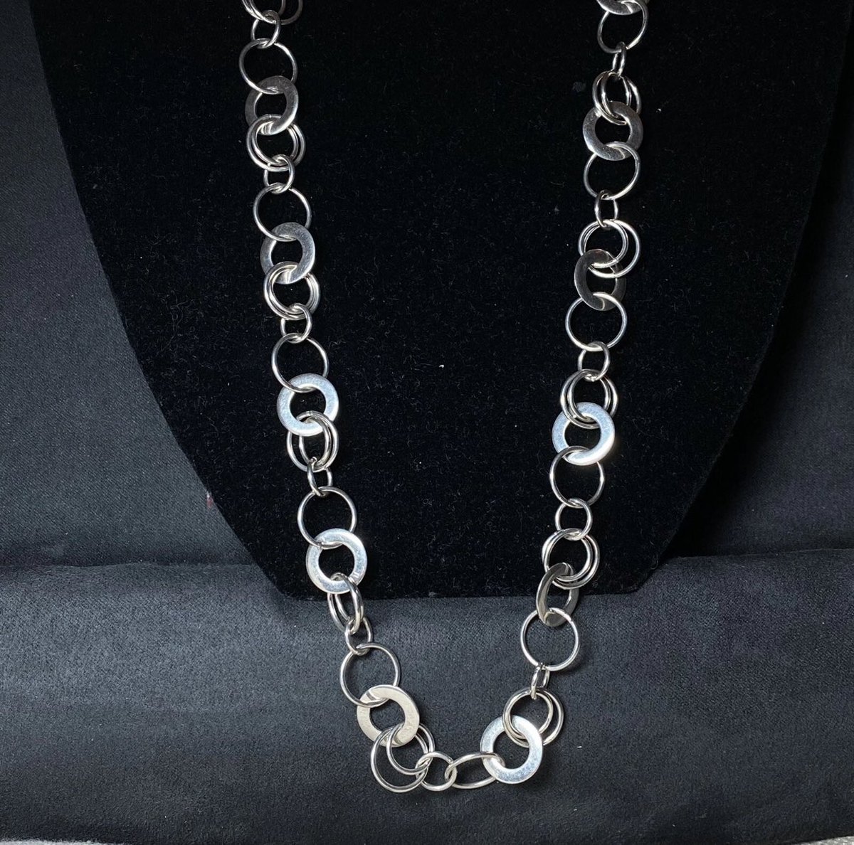 StuffWeFind1's tweet image. Sterling Silver Washer Chain - 23” - Adjustable - 38g - Canada 

ebay.us/m/gf8tXM

#jewelry #necklace #chain #giftidea #SterlingSilver #mothersdaygift #grad #foryou