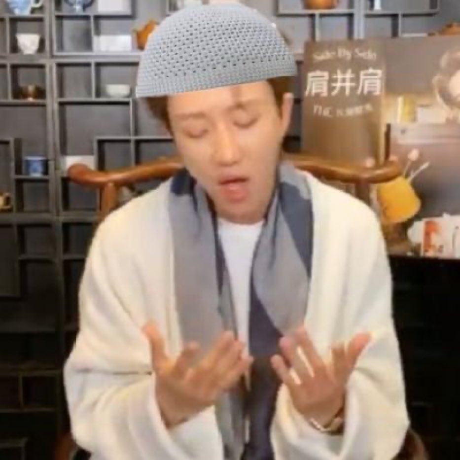 lip 🪸 tweet media