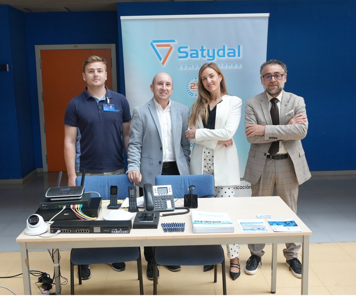 Satydal's tweet image. Parte del equipo de @Satydal Comunicaciones participó en el Evento demostrador de la Oficina Acelera Pyme @cemmalaga

Una jornada para compartir, aprender y seguir impulsando la digitalización de las empresas.

Gracias a todos los participantes 👏

#AceleraPyme #CEMMalaga #Pymes