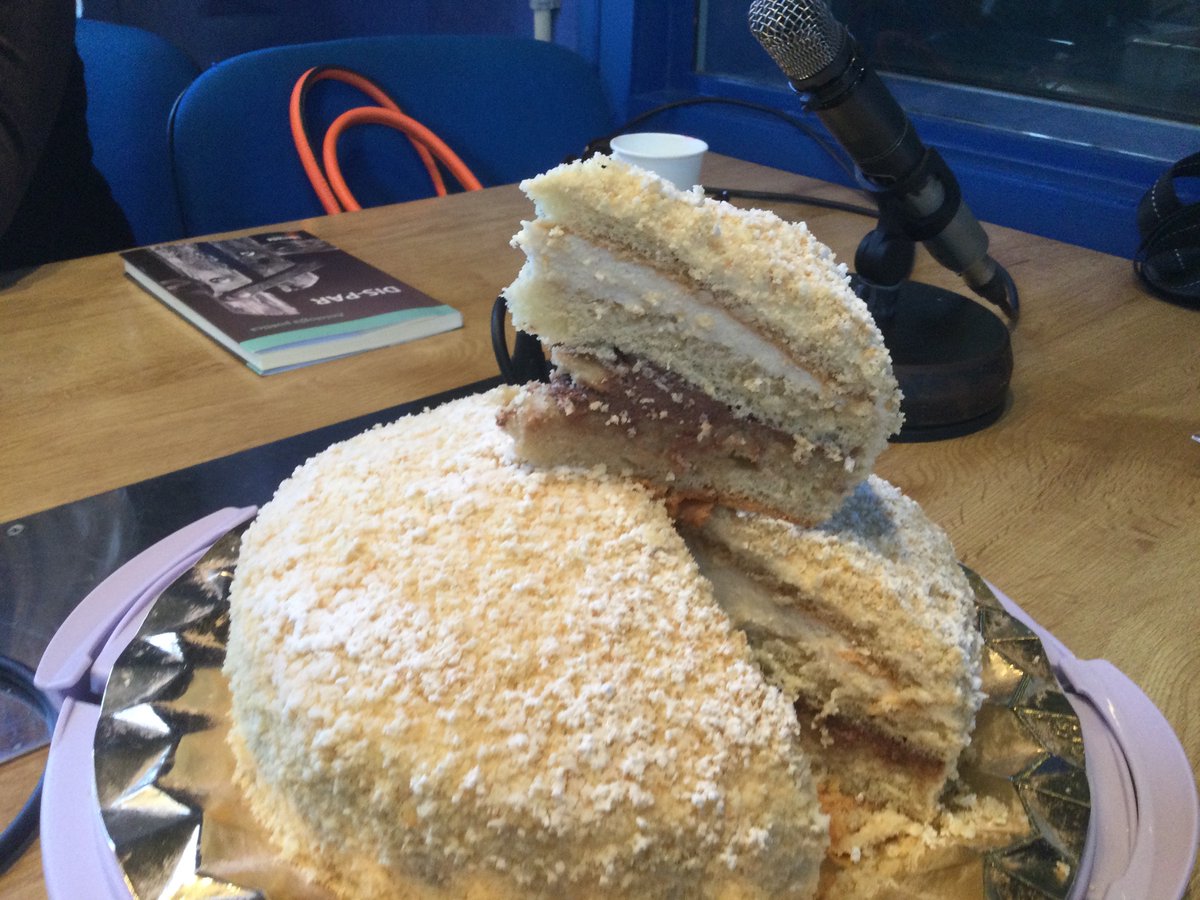 CelafaccioRadio's tweet photo. 🇮🇹 La #Merenda de #CeLaFaccio! 📻
Aquesta és la “torta #Sacripantina”, una delícia de #Gènova inspirada en un personatge de l’#OrlandoFurioso d’#Ariosto. Escolta la seva història al programa de la setmana. ⬇️

https://t.co/6Lf4ILfUox #Itàlia https://t.co/DuxbyGG87C