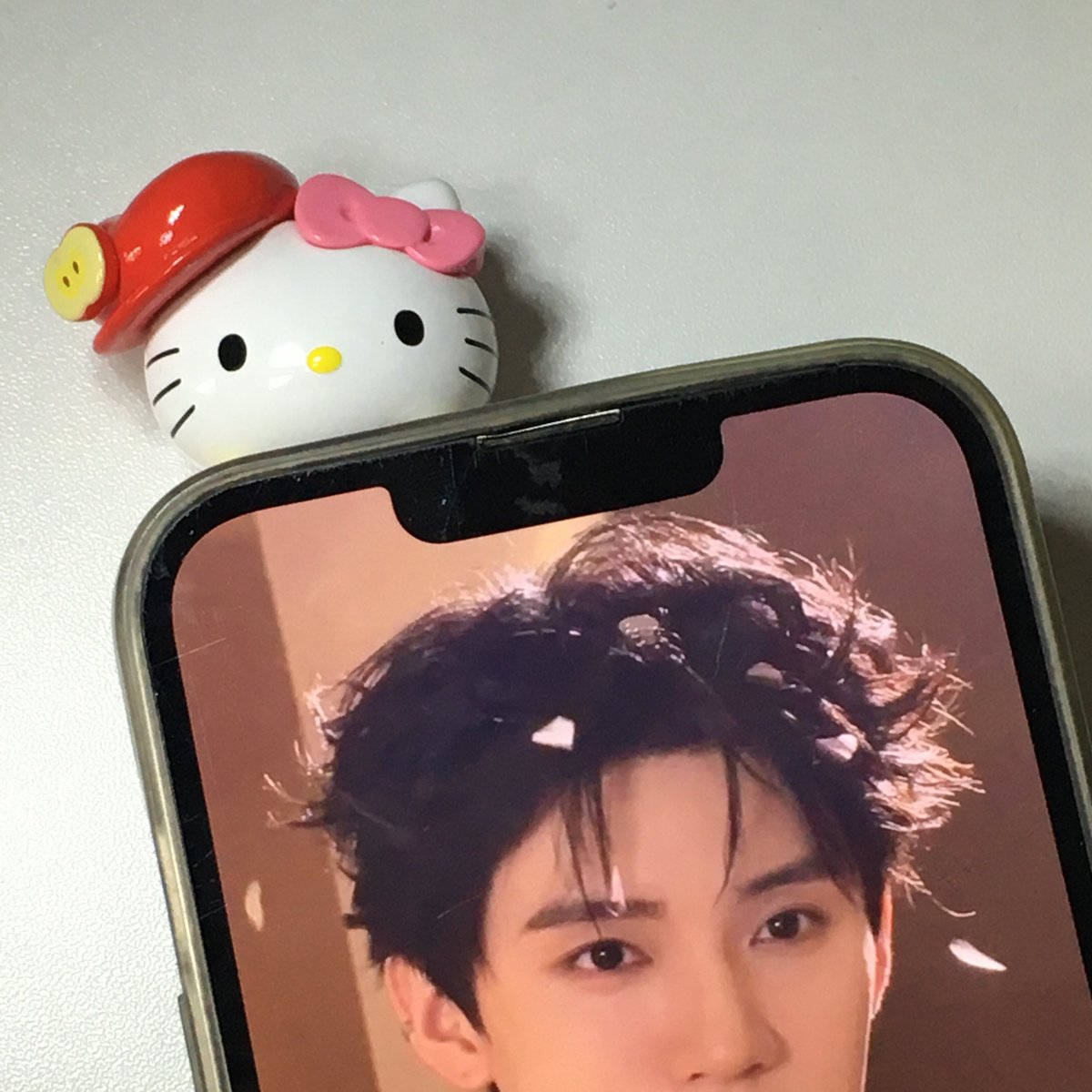 zhouS2_'s tweet photo. 상하이가서 사온 귀여운 내 사과 키티 히퍼 🍎 https://t.co/LaRnOdLueo
