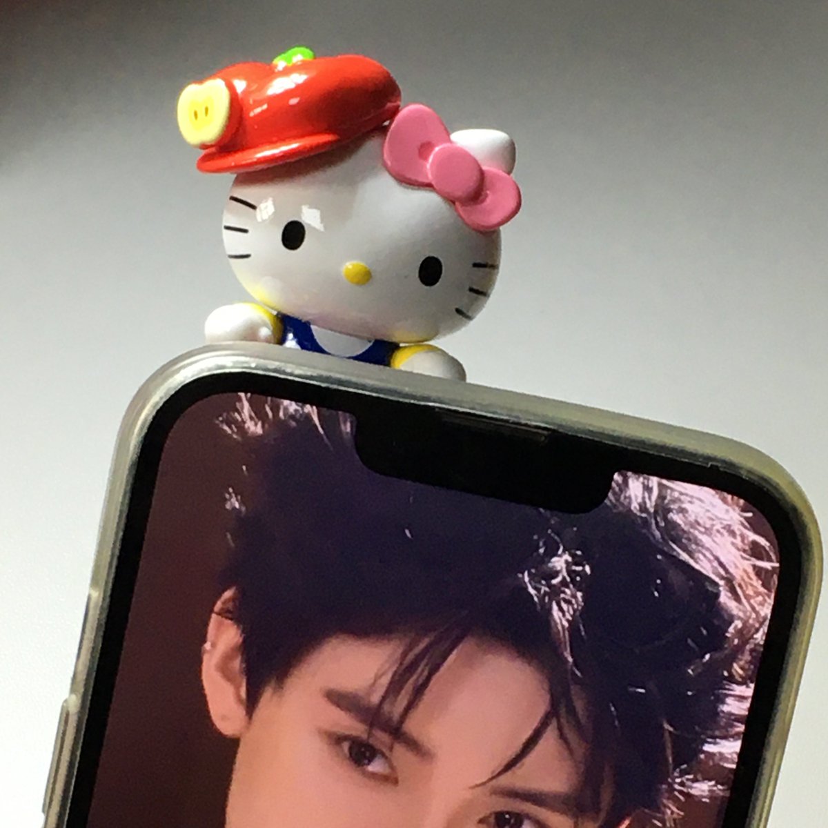 zhouS2_'s tweet photo. 상하이가서 사온 귀여운 내 사과 키티 히퍼 🍎 https://t.co/LaRnOdLueo