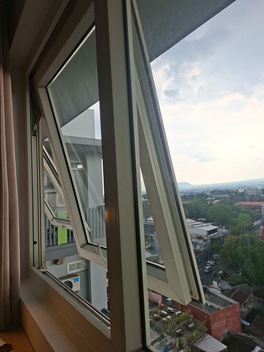 Thedarksideofdickers tweet media