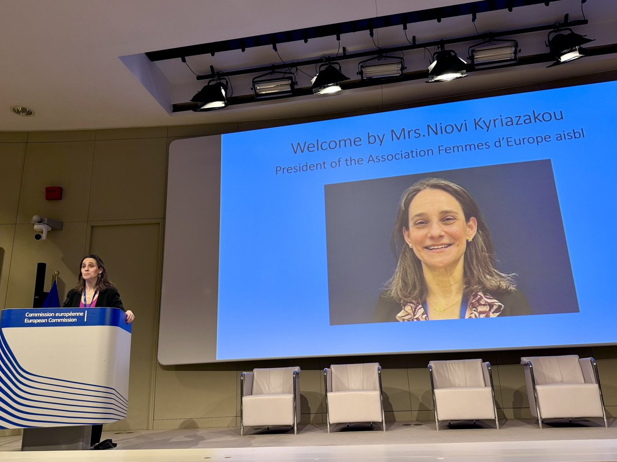 tamasivankovacs's tweet image. 🇭🇺🤝🇪🇺 We warmly congratulate the Association Femmes d'Europe - #FdE @Femmes_d_Europe and the venerable #charity organization’s President, Mme Niovi #Kyriazakou on the occasion of their inspiring 𝗣𝗿𝗼𝗷𝗲𝗰𝘁𝘀 𝗖𝗲𝗿𝗲𝗺𝗼𝗻𝘆/Ceremonie de Projets at the @EU_Commission. It was