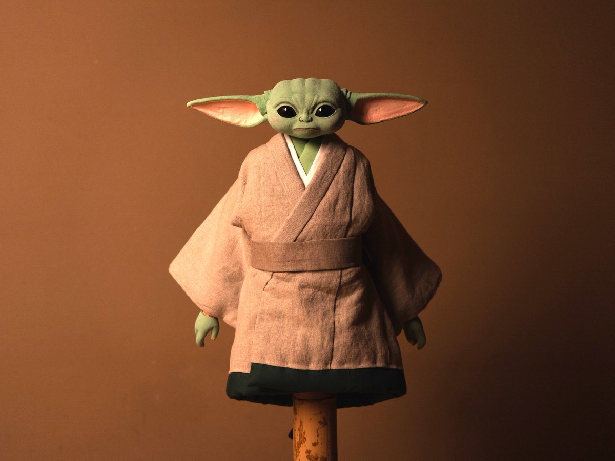 ＼文楽とスター・ウォーズの競演👀?!／

『スター・ウォーズ／マンダロリアン・アンド・グローグー』の登場人物グローグーがモチーフの文楽人形を、製作＝国立文楽劇場技術室/人形拵え＝五代目 吉田玉助にて作成✨

4/29からMBS(大阪市北区)で展示🎉
galaxy-in-osaka.com/#popup
可愛らしい文楽人形です☺