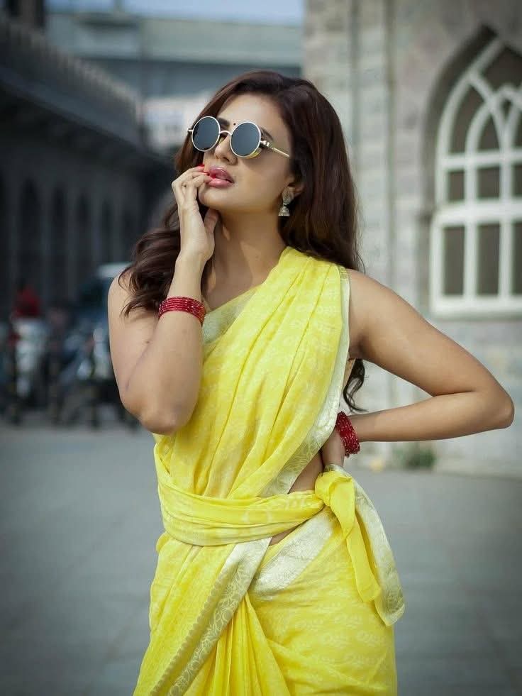 nauty_krish's tweet image. महिलाओं की पोस्ट पर ताबड़तोड़ #likes
ये सिद्ध करते हैं कि.......
*पुरूष ही पुरूष का दुश्मन है ...*
🤭🤭🌳🦚😂😝