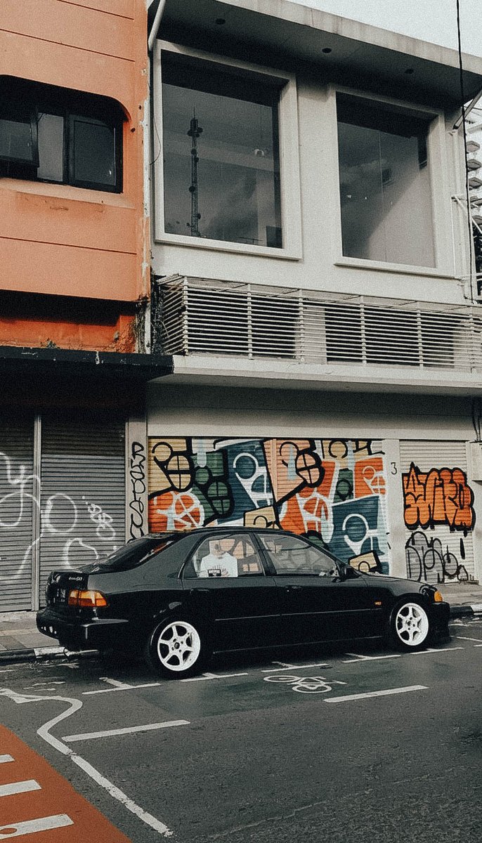 goodworthit's tweet photo. Kadang ada momen yang kelihatannya udah “dapet” banget. Cahaya pas, suasana juga enak. Tapi pas jadi foto, kok biasa aja ya.
Aku juga dulu sering gitu. Akhirnya editnya cuma naikin terang, bikin lebih jelas tapi malah ilang suasananya. https://t.co/M1EBdijG0C