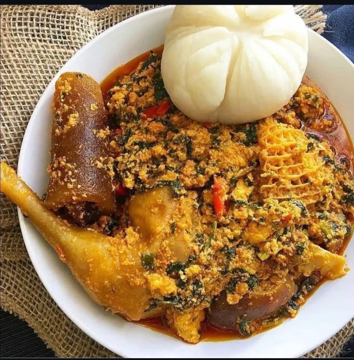 Which one would you prefer for breakfast?🤔

This.                                           Or.                                That
