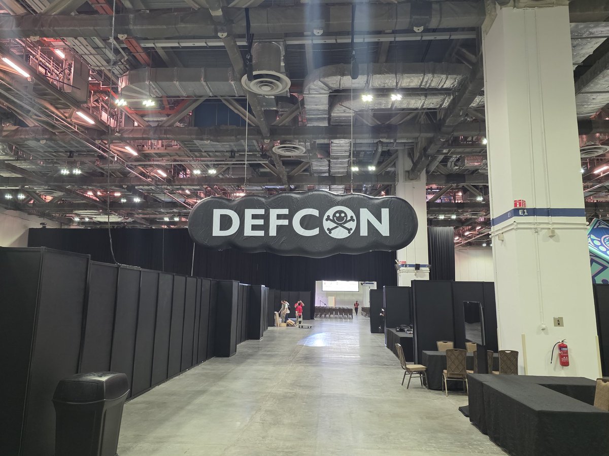 Cap_harlock_'s tweet photo. DEFCON SG 1 @defcon https://t.co/TK3qJEW3DT
