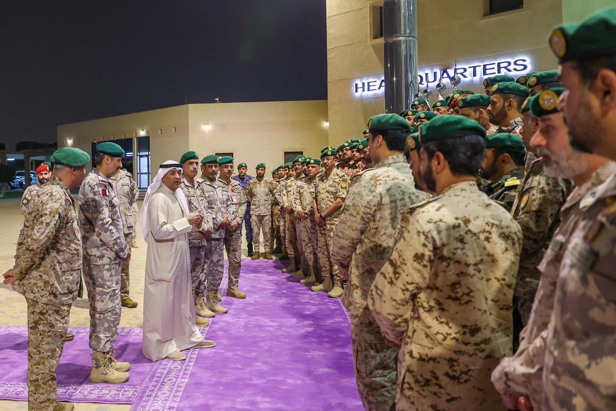 GCC_MILITARY_ID's tweet photo. معالي الأمين العام لمجلس التعاون يزور مقر القيادة العسكرية الموحدة، ويشيد بجهود منتسبي القوات المسلحة بدول المجلس

https://t.co/hQW9zhGwxn https://t.co/gGjnpAUqur
