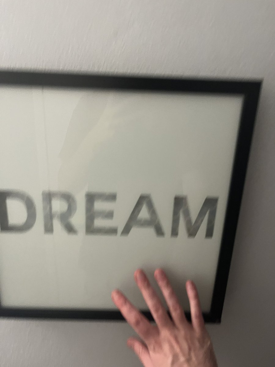 pgr_twofer's tweet image. Airbnb decor got me inspired #letsbuild