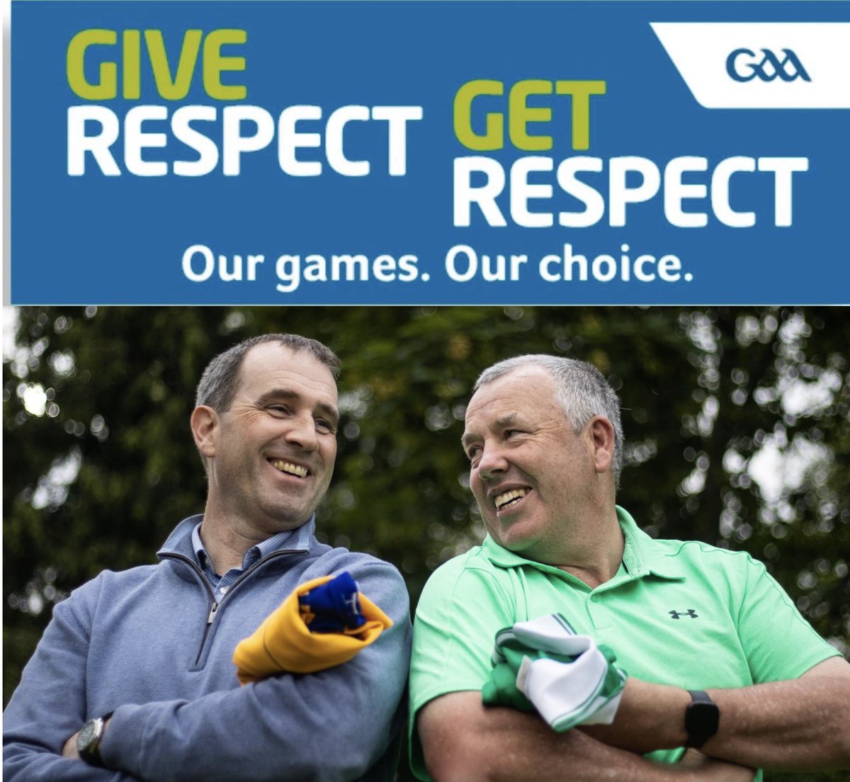 LimerickFanPage's tweet photo. The Rivalry lasts for 70 minutes...
...but the friendships last a lifetime!
#giverespectgetrespect @GaaClare @LimerickCLG @LOLIDDY2489 @DLynchSport https://t.co/eMn8fFRYMJ