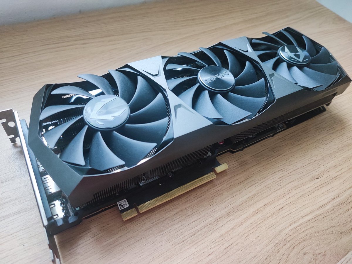 BayayKML's tweet photo. Bought another RTX 3090 at around $650 https://t.co/qId1ZsfHA6