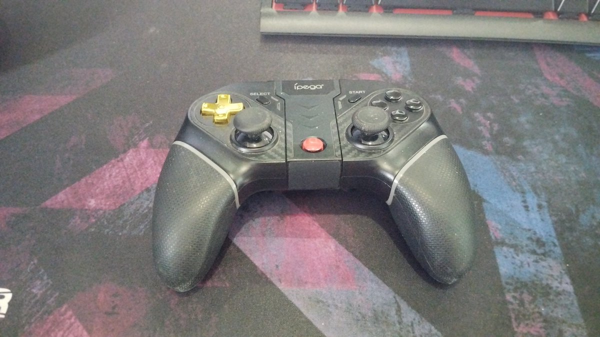 gstiald's tweet photo. @mog_mediaa meski udh bulukan, ni gamepad udah tahan 3 tahunan dan masih fungsi smua, IPEGA 9128 https://t.co/KzEEsBWgJ3