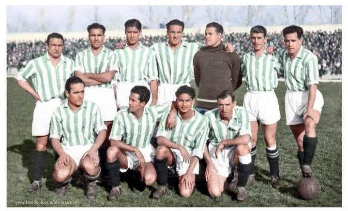 Tal día como hoy, uno de los mejores Betis de todos los Betis, se proclamaba Campeón de Liga al ganarle por 5 goles a 0 al Racing de Santander en el viejo Sardinero. Nunca fue una feria más alegre la de aquel 28 de abril de 1935.