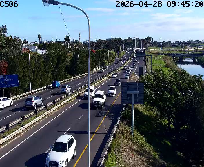 CapeTownFreeway's tweet image. Update: Congestion: M5 Northbound ramp to N2 Inbound. Cleared. #BeTheChange