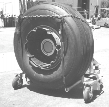 JunxunAviation's tweet image. 175S-2 Aircraft Wheel &amp;amp; Brake Change Dolly 🚀
A game-changer for efficient aircraft maintenance! 
Streamline your ground support operations and reduce downtime! ✨

#AviationTools #AircraftMaintenance #GroundSupport #Efficiency #AirlineOps #JunxunAviation
