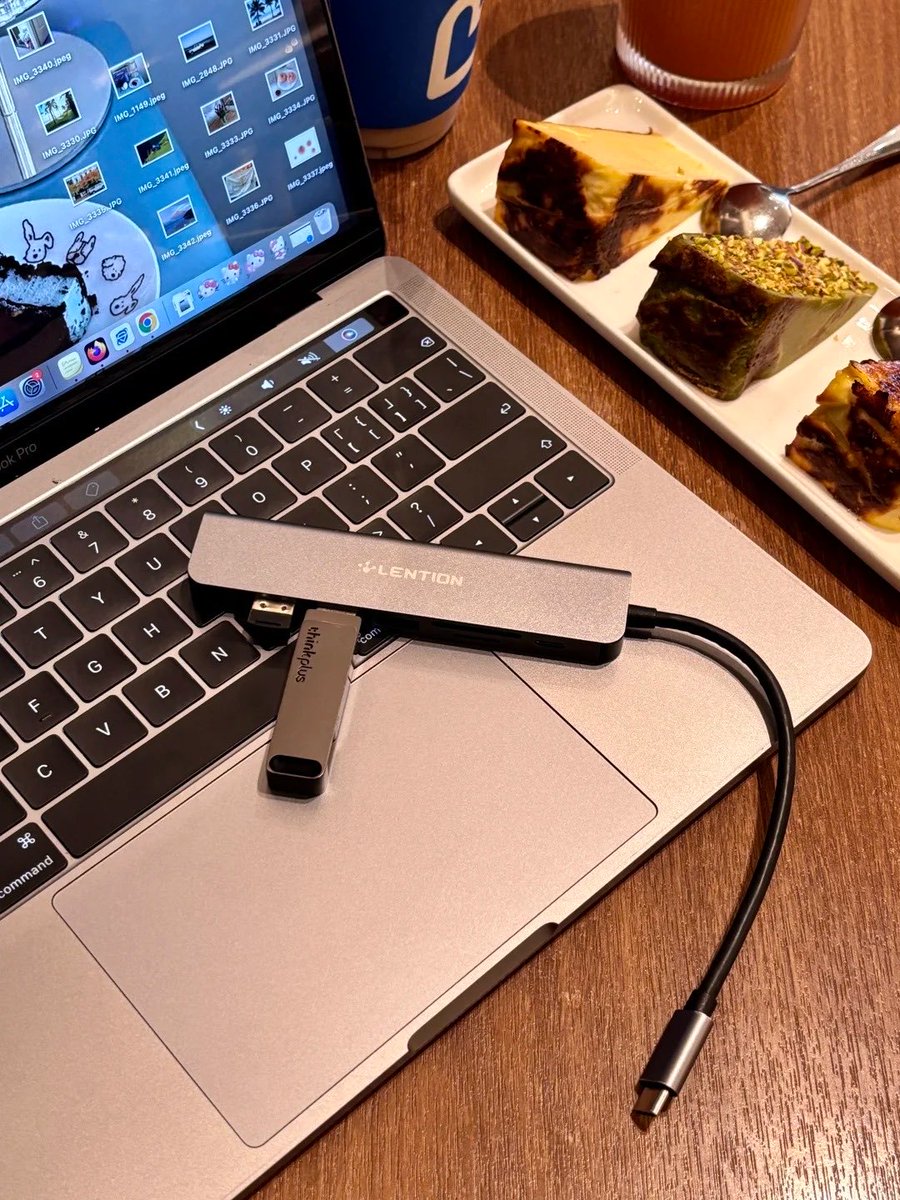 LentionOfficial's tweet image. Level up your setup with the #LENTION 7-in-1 Hub. 🚀 
One sleek hub for 4K display, fast data, and 100W charging—plug in and do more, instantly.✨
👉 bit.ly/ce18-fb-hub

#USBCHub #TechGear #LaptopSetup #MacBookAccessories #ProductivityTools #TravelTech