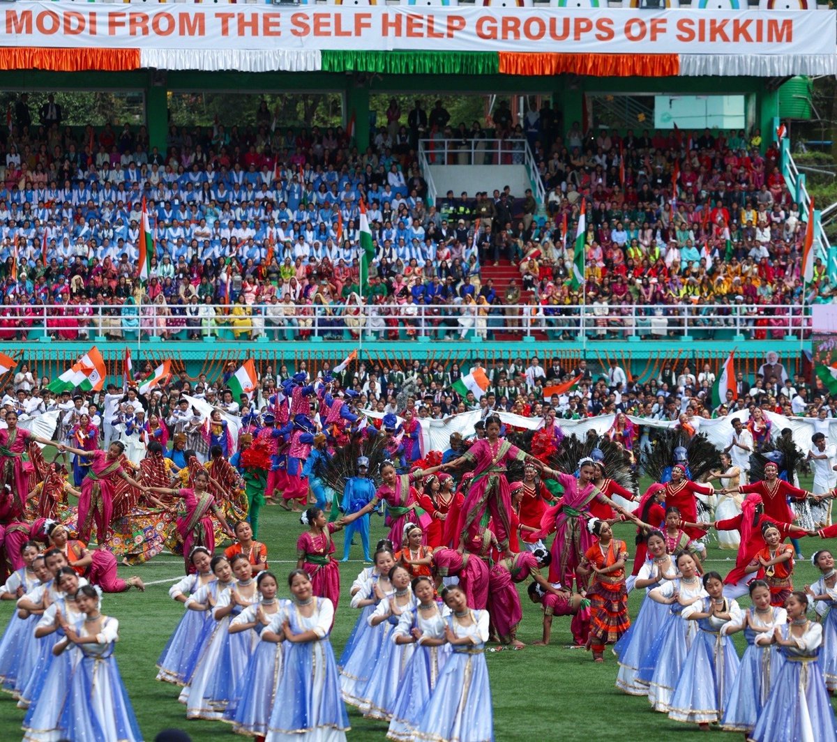 Narendra Modi tweet media