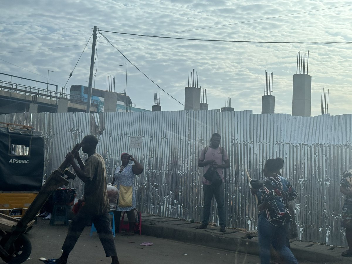 ApstLukeGentle's tweet photo. @Citi973 Bernard, the Kasoa decongestion exercise might not yield better results, as the pavements meant for pedestrians are being replaced with concrete structures (I hope they are not shops), forcing pedestrians to share the road with cars. #citicbs https://t.co/LH3h0Q7fS8