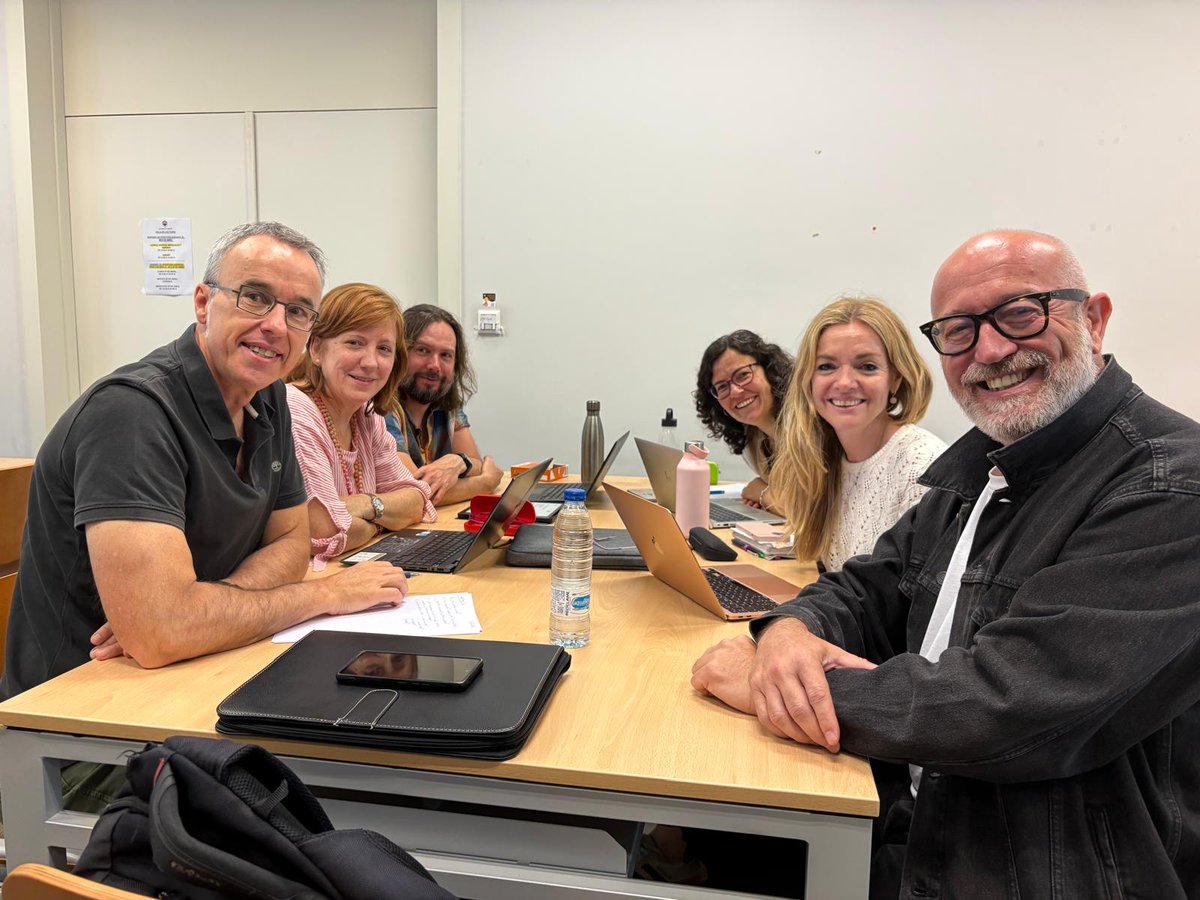 ICLHE_Spain's tweet photo. The #7ICLHESpain Symposium is about to kick off! 🚀Meanwhile, the IMICLES network has already come together to start diving into preliminary results 📊 ... exciting discussions are underway, and this is just the beginning! 👀✨ https://t.co/SPuZE77MRj
