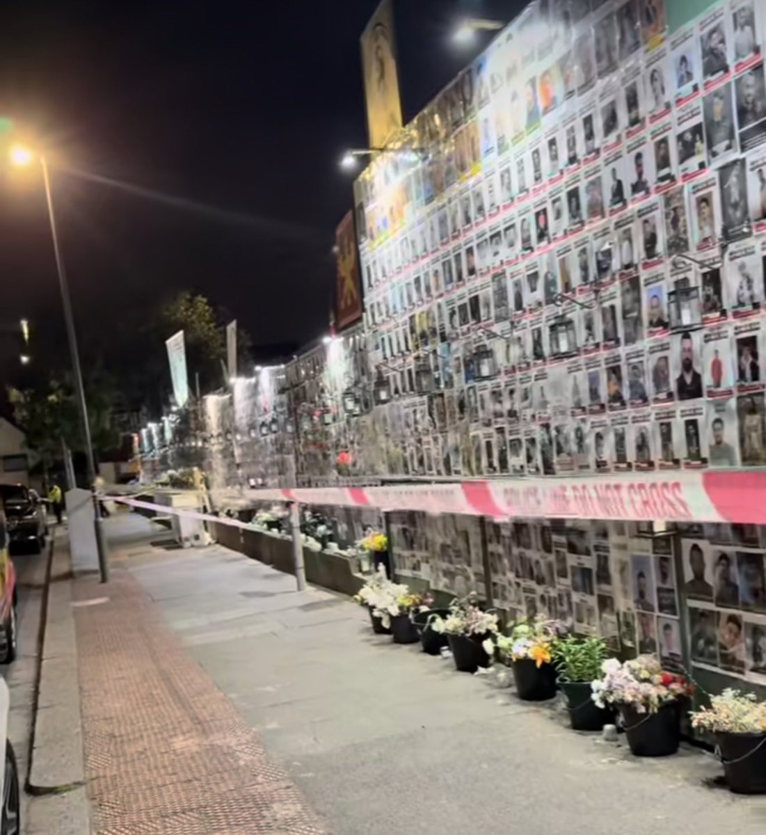 GhorbaniiNiyak's tweet photo. ⭕️Breaking news 

Last night in Golders Green, London, individuals attempted to set fire to a memorial wall dedicated to the fallen victims who took to the streets after the call by Crown Prince Reza Pahlavi and were killed by the Islamic Terrorist Regime. This memorial wall, created by Iranians in London’s Jewish and Iranian community, has stood for a long time in honour of those victims. Fortunately, the attempt to burn it down was unsuccessful.

The Islamic Terrorist Regime is so fearful that it is even threatened by the photographs of those killed during the Lion and Sun Revolution and by the telling of their story.

The Islamic Terrorist Regime must be dismantled. As long as it continues to exist, it will remain a potential threat to everyone.

شب گذشته افرادی در گلدرزگرین لندن تلاش کردند دیوار یادبودی را که به یاد جاویدنامانی ساخته شده بود که پس از فراخوان شاهزاده رضا پهلوی به خیابان‌ها آمدند و توسط جمهوری تروریستی اسلامی به قتل رسیدند، به آتش بکشند. این دیوار یادبود که توسط ایرانیان در منطقه یهودی‌نشین و ایرانی‌نشین لندن ساخته شده، مدت‌هاست برای گرامی‌داشت یاد آن جان‌باختگان برپا شده است. خوشبختانه این اقدام نافرجام ماند.

جمهوری تروریستی اسلامی آن‌قدر هراس دارد که حتی از تصاویر کشته‌شدگان انقلا�� شیر و خورشید و روایت شدن داستان آنان نیز می‌ترسد.

جمهوری تروریستی اسلامی باید نابود شود. تا زمانی که این رژیم وجود داشته باشد، تهدیدی بالقوه برای همه خواهد بود.