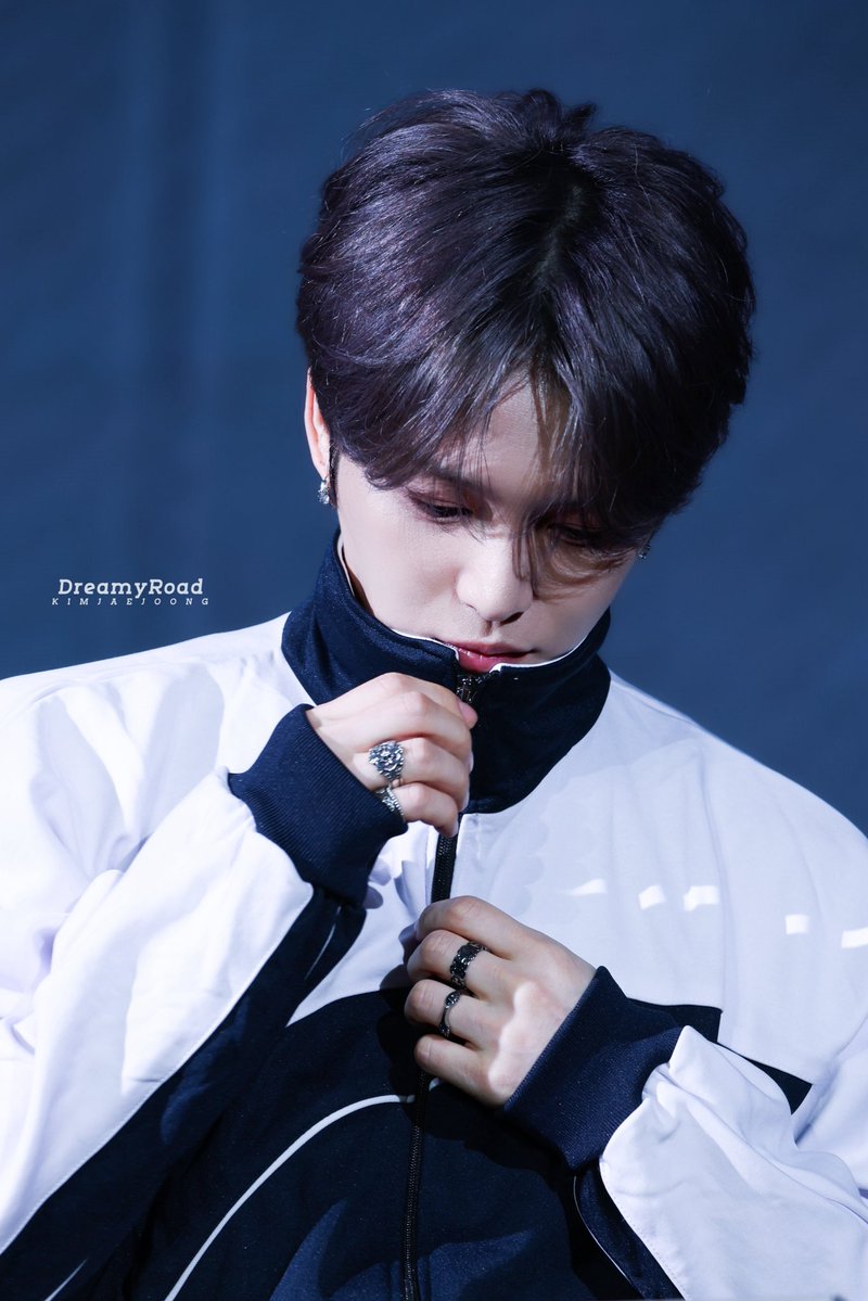 KJJ_DreamyRoad's tweet photo. 260425 2026 KIM JAE JOONG FANMEETING in GUANGZHOU

@bornfreeonekiss 📖

#김재중 #재중 #KIMJAEJOONG
#JAEJOONG #ジェジュン #金在中 https://t.co/3E3yy3pgik
