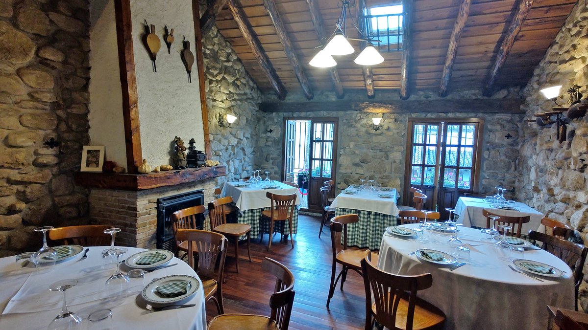 SierraNortecom's tweet image. Asados en horno de leña, carnes a la brasa, postres... En Taberna del Alamillo vas a vivir una gran experiencia😍 SierraNorte.com/taberna-alamil…

Está en Alameda del Valle🥰

#restaurante #comer #rural #gastronomia #SierraNorteMadrid #SierraNorteDeMadrid #sierrademadrid  #madrid #puente