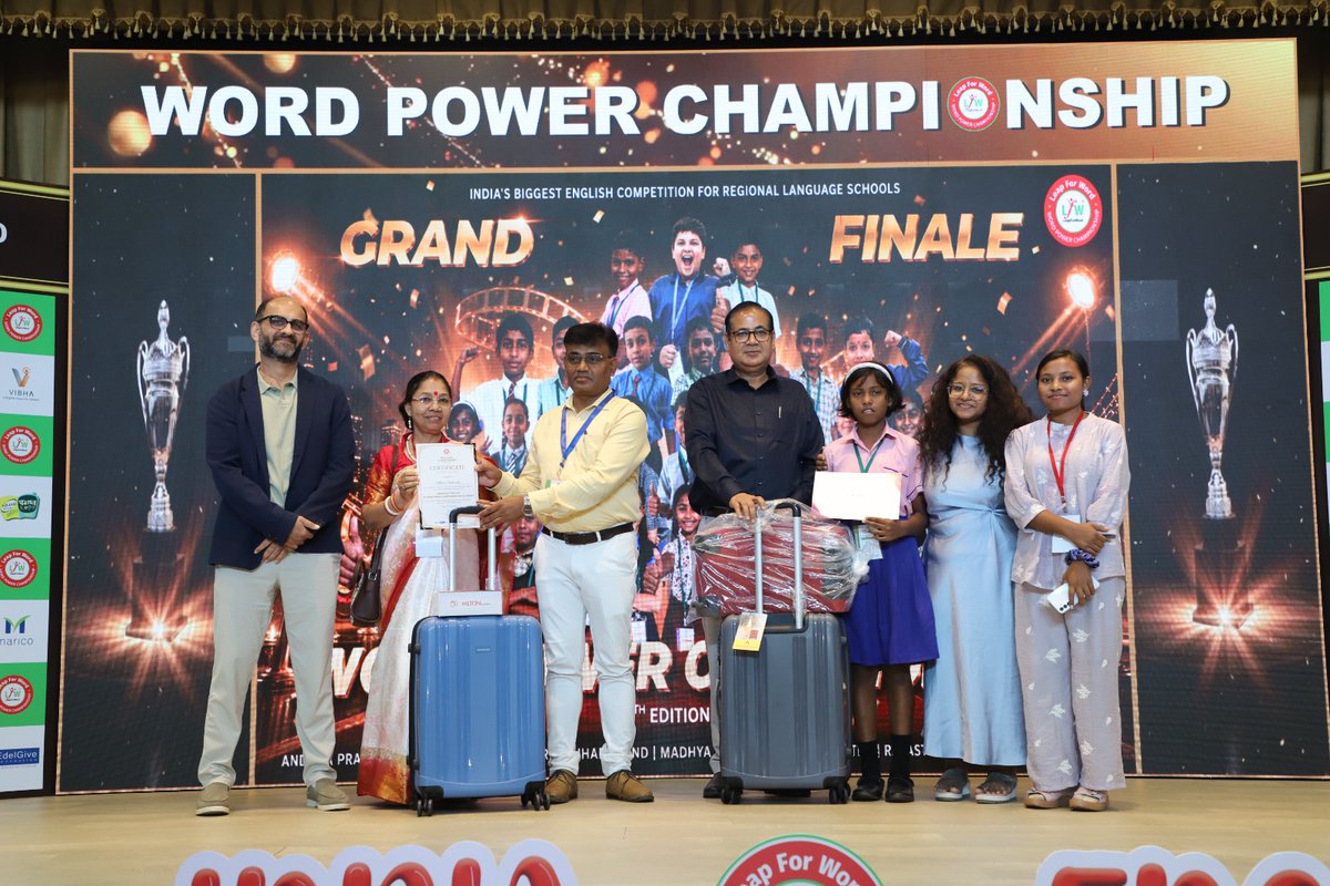 JepcJharkhand's tweet photo. 🎉 𝐅𝐫𝐨𝐦 𝐜𝐥𝐚𝐬𝐬𝐫𝐨𝐨𝐦𝐬 𝐢𝐧 𝐉𝐡𝐚𝐫𝐤𝐡𝐚𝐧𝐝 𝐭𝐨 𝐚 𝐧𝐚𝐭𝐢𝐨𝐧𝐚𝐥 𝐬𝐭𝐚𝐠𝐞 𝐢𝐧 𝐌𝐮𝐦𝐛𝐚𝐢—𝐲𝐨𝐮𝐧𝐠 𝐥𝐞𝐚𝐫𝐧𝐞𝐫𝐬 𝐚𝐫𝐞 𝐬𝐭𝐞𝐩𝐩𝐢𝐧𝐠 𝐛𝐞𝐲𝐨𝐧𝐝 𝐛𝐨𝐮𝐧𝐝𝐚𝐫𝐢𝐞𝐬 𝐚𝐧𝐝 𝐝𝐢𝐬𝐜𝐨𝐯𝐞𝐫𝐢𝐧𝐠 𝐭𝐡𝐞 𝐩𝐨𝐰𝐞𝐫 𝐨𝐟 𝐥𝐞𝐚𝐫𝐧𝐢𝐧𝐠 𝐚𝐧𝐝 𝐞𝐱𝐩𝐨𝐬𝐮𝐫𝐞.

Winners of Jharkhand’s State-level Foundational Literacy and Numeracy Championship (2025–26), held on 1st April 2026, represented the state at the National Word Power Championship 2025–26 in Mumbai on 22nd April 2026. Competing with peers from across India, they showcased both their English proficiency and the strength of foundational learning in the state.

The championship, conducted by LeapForWord—one of Jharkhand’s English literacy partners—brought together top-performing students from Grades 2 to 5.

With continued efforts from the Government of Jharkhand and Jharkhand Education Project Council, such platforms are enabling children to gain exposure beyond their immediate environments.

We are proud to share that four students from Jharkhand secured national ranks:
Grade 2
🎖️ Shubham Kumar, Govt. Primary School, Domandih, Silli (Ranchi) — Rank 6 | Teacher: Rohit Ekka
Grade 3

🎖️Lakshya Kumar Varnwal, Girls Middle School, Ramgarh Cantt (Ramgarh) — Rank 3 | Teacher: Aarti Kumari
Grade 4
🎖️Amit Kumar, UPG Primary School, Hemiraji (Garhwa) — Rank 5 | Teacher: Shambhu Kumar Mehta

Grade 5
🎖️Vidhya Shree Munduiya, Govt. Secondary School, Tata College Colony, Chaibasa (West Singhbhum) — Rank 4 | Teacher: Mita Chatterjee
Read more about the FLN Championship 2025–26 here. https://t.co/5dc1AvkN9M

@LeapForWord  @EduMinOfIndia